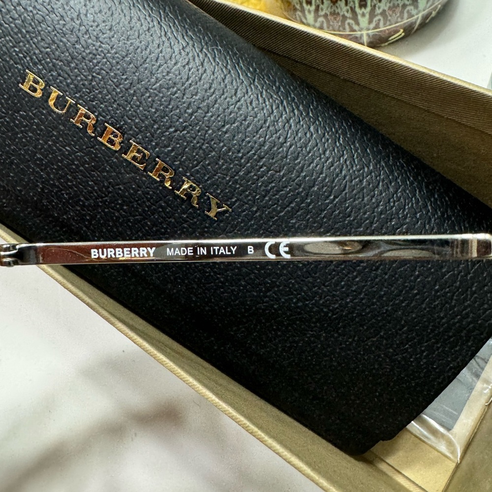 BNIB Burberry Eyeglasses - Picture 13 of 14